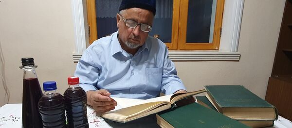 Специалист по химии Шукриддин Ганиев Специалист по химии Шукриддин Ганиев - Sputnik Ўзбекистон