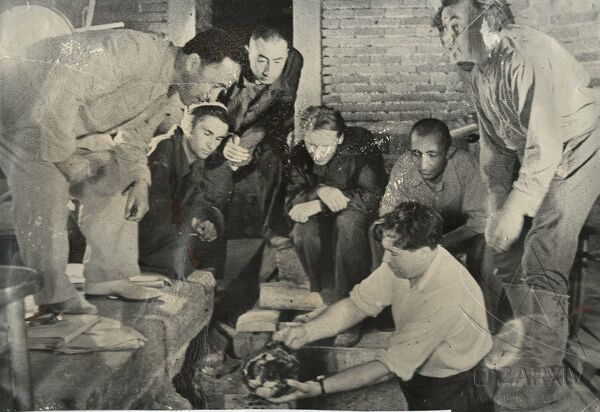 “Ўзархив” илк бор Амир Темур қабри очилиши суратларини оммага кўрсатди - Sputnik Ўзбекистон