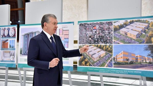 Мирзиёев ознакомился с проектами в сфере строительства - Sputnik Узбекистан