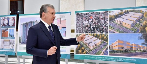 Мирзиёев ознакомился с проектами в сфере строительства - Sputnik Узбекистан