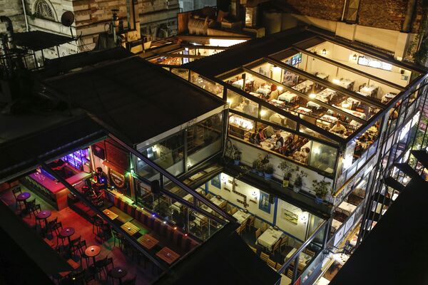 Вид сверху на рестораны в Стамбуле, Турция  - Sputnik Ўзбекистон