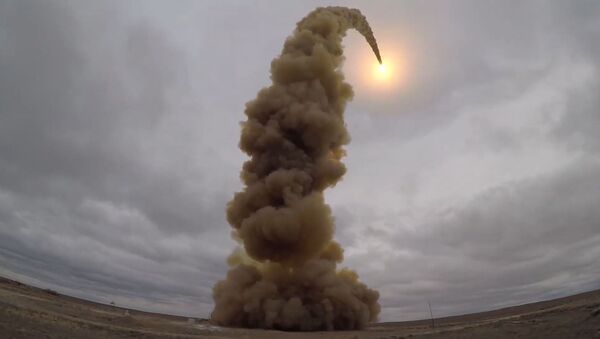 Испытательный пуск новой ракеты системы противоракетной обороны на полигоне Сары-Шаган в Казахстане - Sputnik Узбекистан