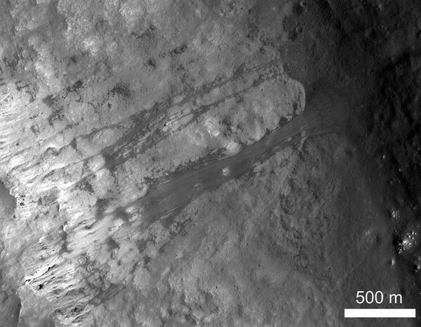 Оползень в кратере Кеплер на видимой стороне Луны. - Sputnik Узбекистан