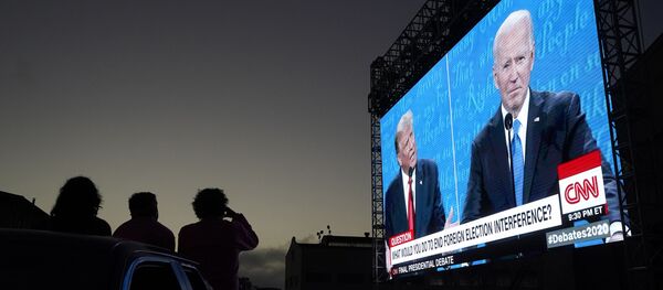 Дебаты президента Дональда Трампа и кандидата в президенты от Демократической партии Джо Байдена  - Sputnik Узбекистан