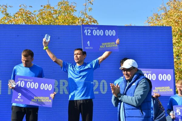 Как прошел второй Samarkand Half Marathon в Узбекистане - фото Как прошел второй Samarkand Half Marathon в Узбекистане - фото - Sputnik Узбекистан