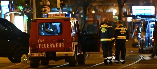 Полиция возле места происшествия в Вене Полиция возле места происшествия в Вене - Sputnik Ўзбекистон