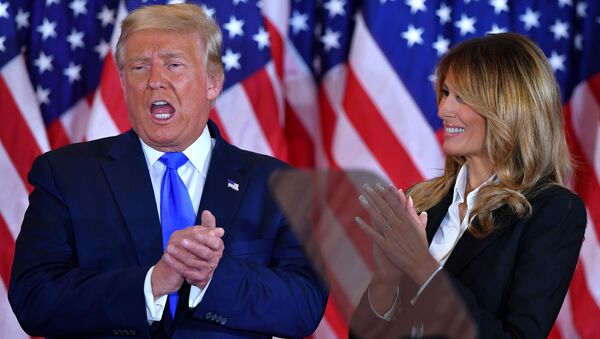 Дональд Трамп и Мелания Трамп в Белом доме в день выборов в США - Sputnik Узбекистан