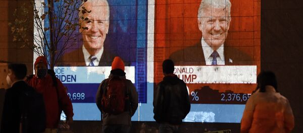 Экран с результатами выборов в Вашингтоне, США - Sputnik Узбекистан