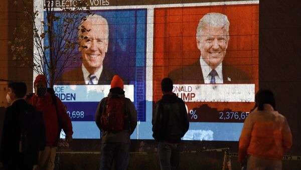 Экран с результатами выборов в Вашингтоне, США - Sputnik Узбекистан