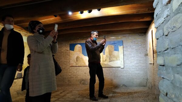 Приют для вдохновения: Бухара превращается в колыбель современной живописи Приют для вдохновения: Бухара превращается в колыбель современной живописи - Sputnik Узбекистан