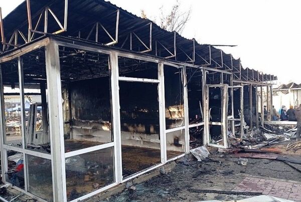 На вещевом рынке в Андижанской области возник пожар - фото - Sputnik Узбекистан