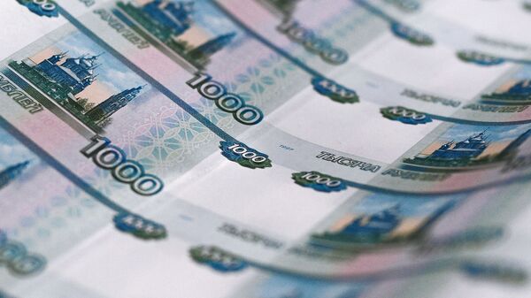 Листы с денежными купюрами - Sputnik Узбекистан