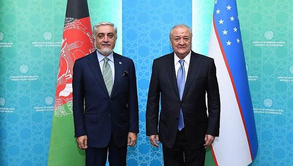 Министр иностранных дел Узбекистана Абдулазиз Камилов и председатель Высшего совета по национальному примирению Афганистана Абдулла Абдулла - Sputnik Узбекистан