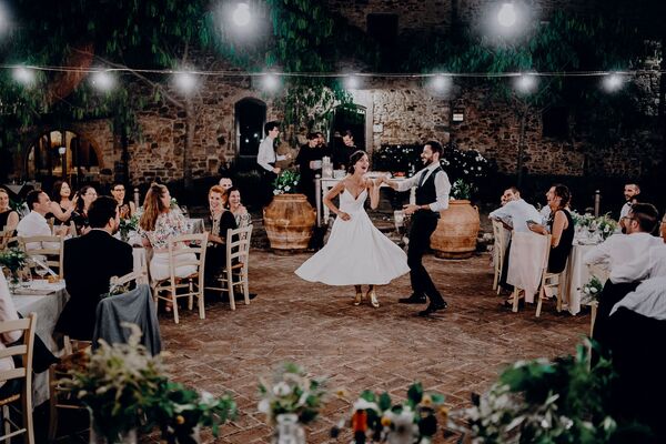 Снимок итальянского фотографа Mirko Turatti, ставший финалистом в категории DANCE FLOOR в конкурсе 2020 International Wedding Photographer of the Year  - Sputnik Узбекистан