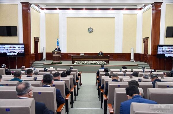 Мирзиёев отчитал чиновников на совещании в Кашкадарье - Sputnik Узбекистан