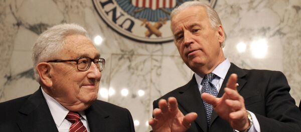 Генри Киссинджер и Джо Байден в Вашингтоне, 2007 год - Sputnik Узбекистан