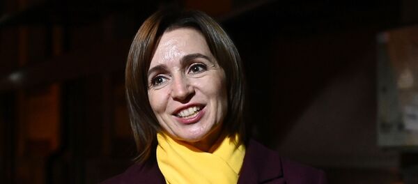 Победившая на президентских выборах в Молдове лидер партии Действие и солидарность Майя Санду  - Sputnik Узбекистан