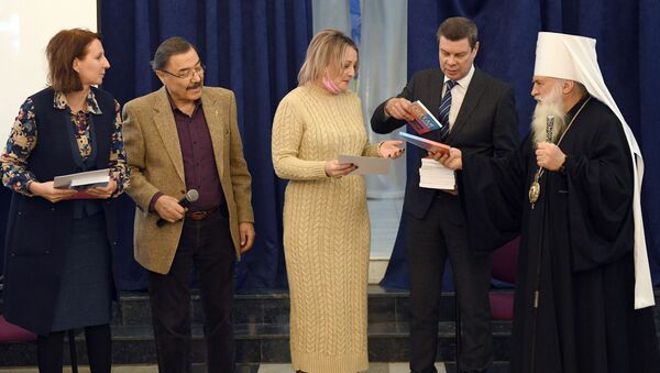 В Ташкенте наградили отличников Тотального диктанта - Sputnik Ўзбекистон