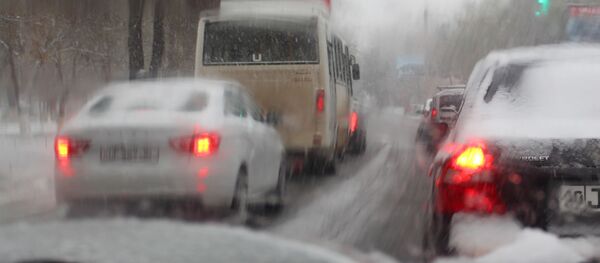 Ситуация на дорогах Ташкента из-за снегопада Ситуация на дорогах Ташкента из-за снегопада - Sputnik Ўзбекистон