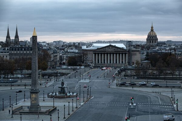 Вид сверху на площадь Согласия и здание Национального собрания в Париже, Франция - Sputnik Узбекистан