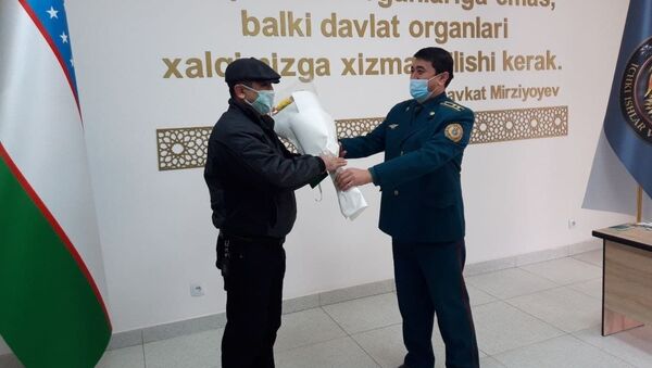 Вручение паспортов жителям Ташкента - Sputnik Узбекистан
