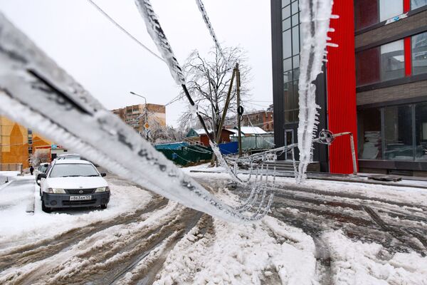 Последствия ледяного дождя во Владивостоке - Sputnik Узбекистан