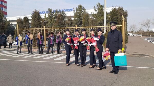 Первая ласточка: из аэропорта Намангана вылетел самолет в Минск - Sputnik Узбекистан