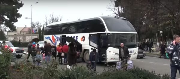 В НКР всё спокойно: РФ помогает местным жителям возвратиться к мирной жизни В НКР всё спокойно: РФ помогает местным жителям возвратиться к мирной жизни - Sputnik Ўзбекистон