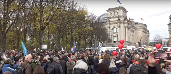 COVID-19: Европу захлестнула волна протестов против изоляции и ограничений COVID-19: Европу захлестнула волна протестов против изоляции и ограничений - Sputnik Ўзбекистон