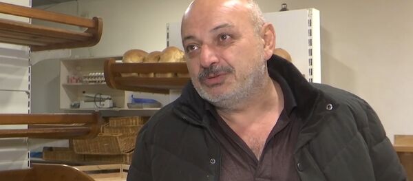 Только ненормальный не будет радоваться миру: люди о жизни в НКР и российских миротворцах  - Sputnik Узбекистан