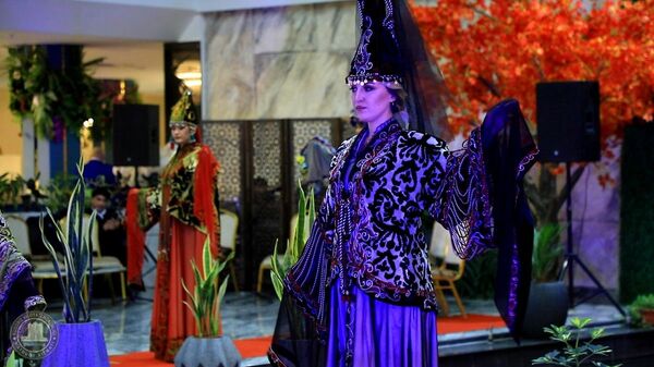 В Бухаре прошел фестиваль моды - фото - Sputnik Узбекистан