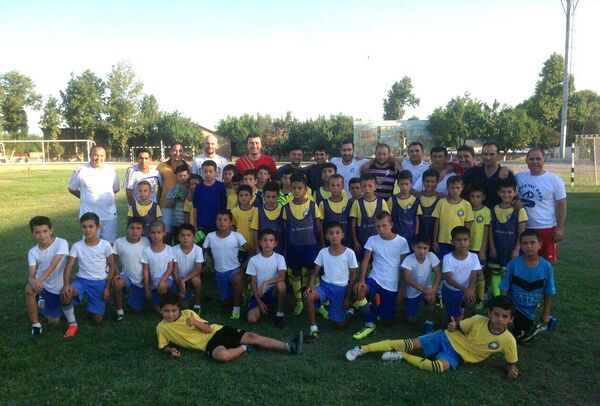 Узбекский итальянец: карьера, любовь и вера футболиста Ильяса Зейтулаева - Sputnik Узбекистан