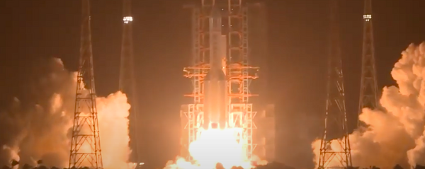 Успешный запуск: Китай отправил беспилотный аппарат на Луну Успешный запуск: Китай отправил беспилотный аппарат на Луну - Sputnik Ўзбекистон