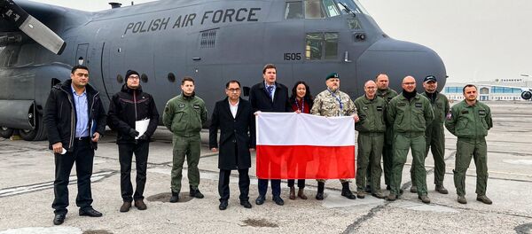 Польша передала Узбекистану гуманитарную помощь для борьбы с COVID-19 Польша передала Узбекистану гуманитарную помощь для борьбы с COVID-19 - Sputnik Ўзбекистон