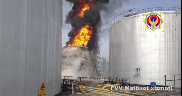 Пожар на нефтебазе под Ташкентом: в Минэнерго назвали предварительную причину - Sputnik Узбекистан