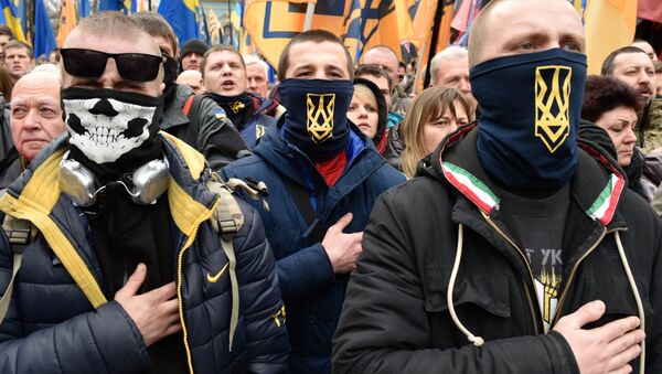 Представители националистических организаций во время митинга в центре Киева - Sputnik Узбекистан