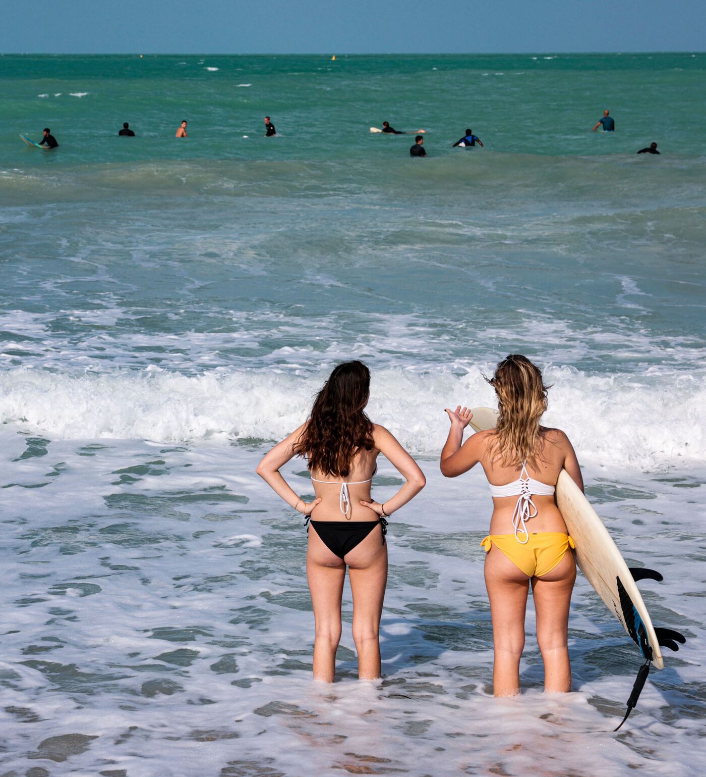 Musiqa tinglayotganda yigit bilan lesbiyan jinsiy aloqani tomosha qiling Semiz ukrainalik ayolning surati