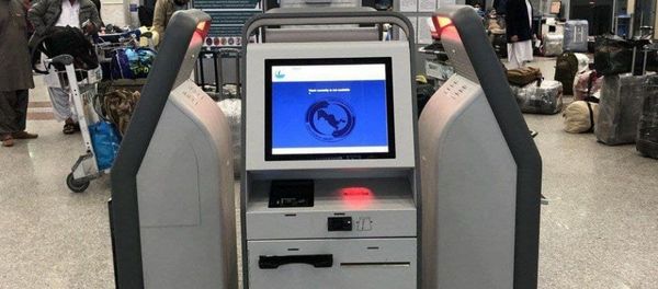 В  аэропорту Ташкента установили киоски для самостоятельной регистрации - Sputnik Узбекистан