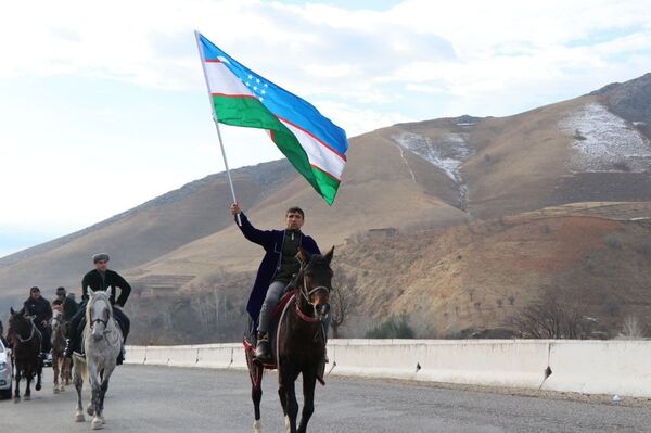 Узбекские наездники отправились из Шахрисабза в столицу - фото - Sputnik Узбекистан