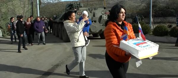 Россия Тоғли Қорабоғ аҳолисига қандай ёрдам бермоқда Россия Тоғли Қорабоғ аҳолисига қандай ёрдам бермоқда - Sputnik Ўзбекистон