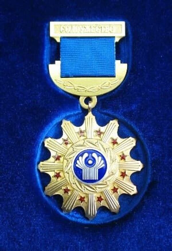 Farrux Zokirov MDH mukofoti bilan taqdirlandi - Sputnik O‘zbekiston