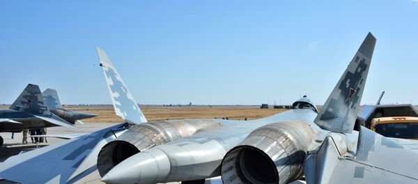 Многофункциональный истребитель пятого поколения Су-57 - Sputnik Узбекистан