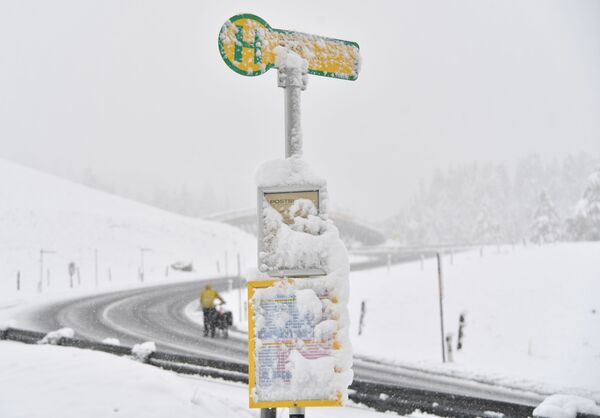 Снегопад в Обертауэрне под Зальцбургом, Австрия - Sputnik Ўзбекистон