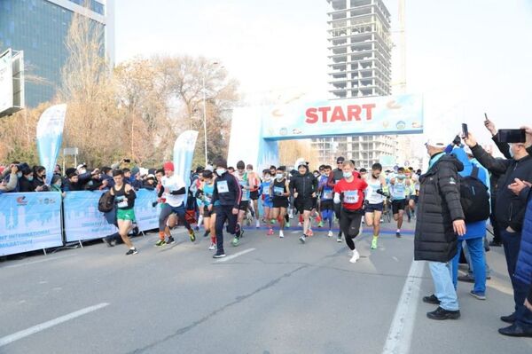 Toshkent II Xalqaro marafoni g‘oliblari ma’lum bo‘ldi - Sputnik O‘zbekiston