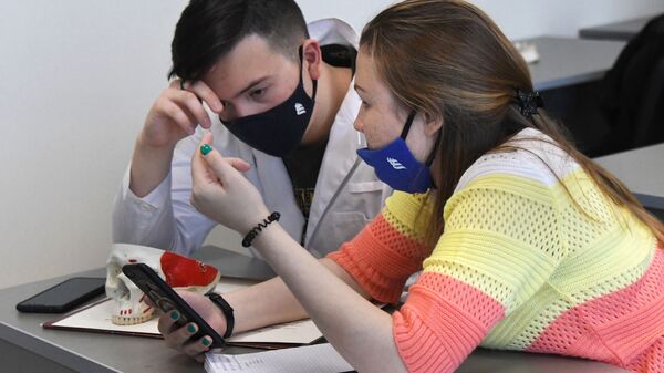 Возобновление очного обучения в Дальневосточном федеральном университете - Sputnik Ўзбекистон
