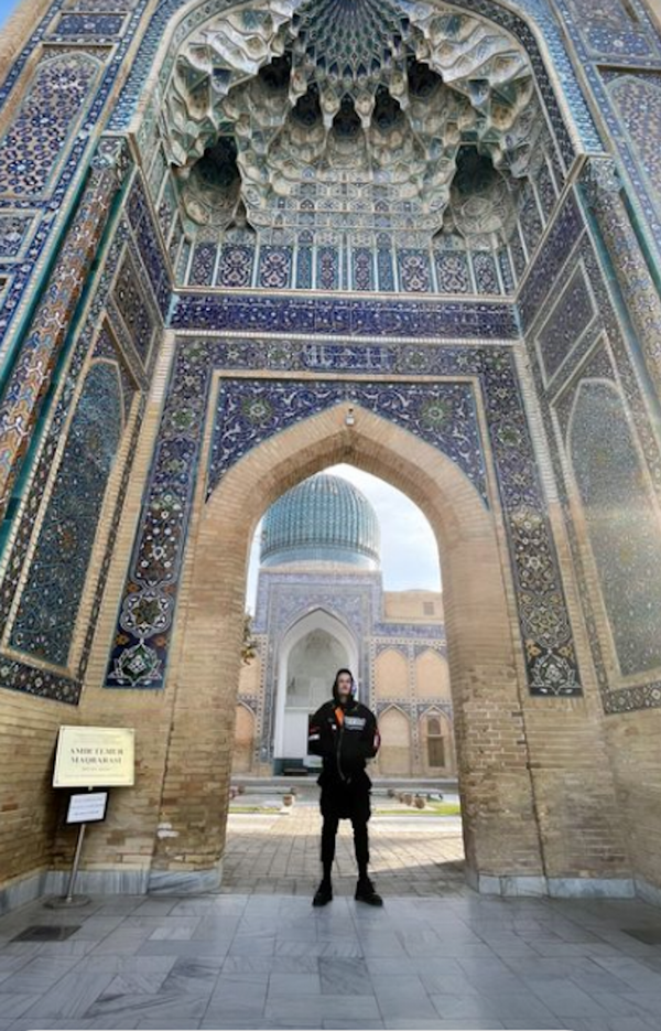 Моргенштерн вручил белоснежный Mercedes парню из Бухары - как это было - Sputnik Узбекистан