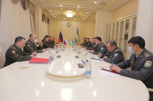 Командующий ЦВО России прибыл в Узбекистан - Sputnik Узбекистан