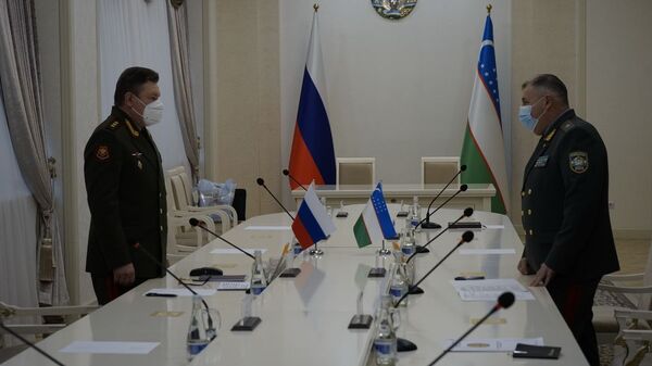 Командующий ЦВО России прибыл в Узбекистан - Sputnik Узбекистан