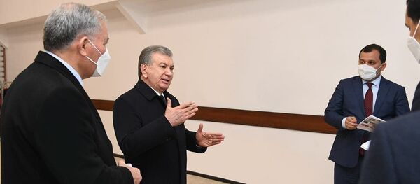 Президент Узбекистана Шавкат Мирзиёев посетил предприятие Yantex Invest в Янгиарыкском районе Хорезмской области. Президент Узбекистана Шавкат Мирзиёев посетил предприятие Yantex Invest в Янгиарыкском районе Хорезмской области. - Sputnik Ўзбекистон