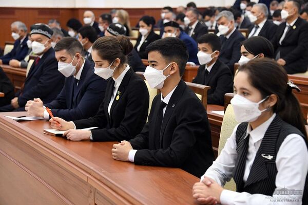 Лидер Узбекистана провел совещание в Ургенче - Sputnik Узбекистан